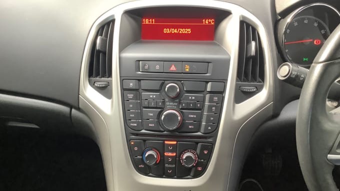 2025 Vauxhall Astra