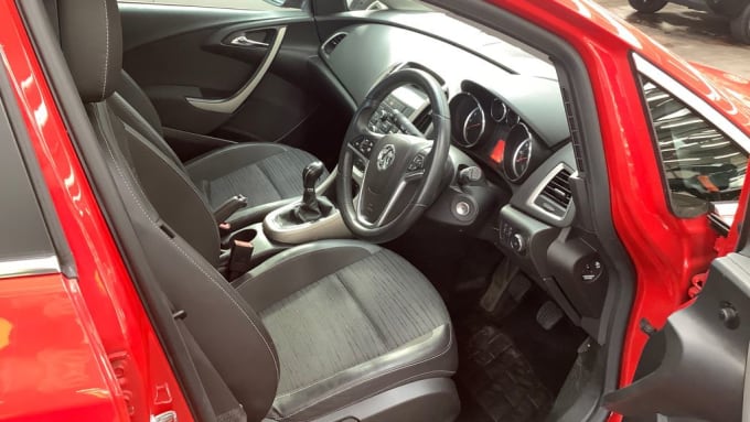 2025 Vauxhall Astra