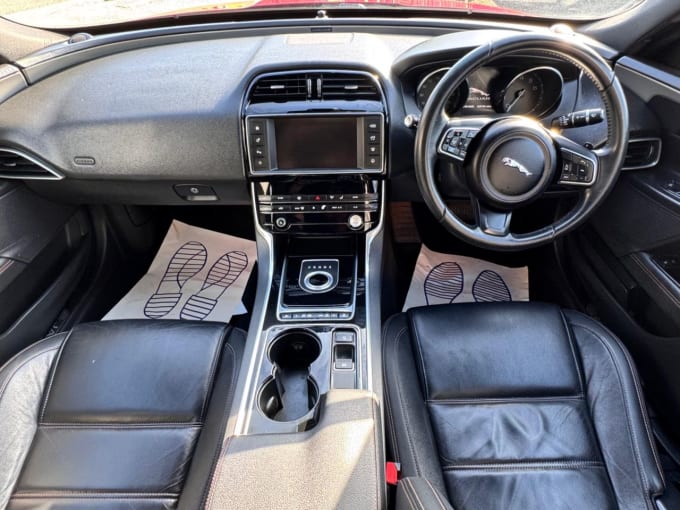 2025 Jaguar Xe