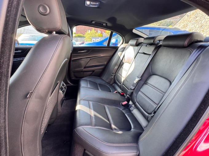 2025 Jaguar Xe