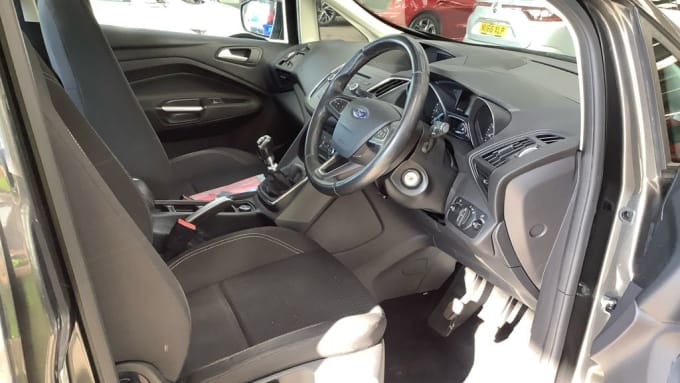 2025 Ford Grand C-max
