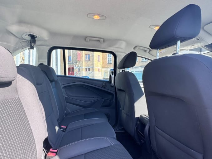 2025 Ford Grand C-max