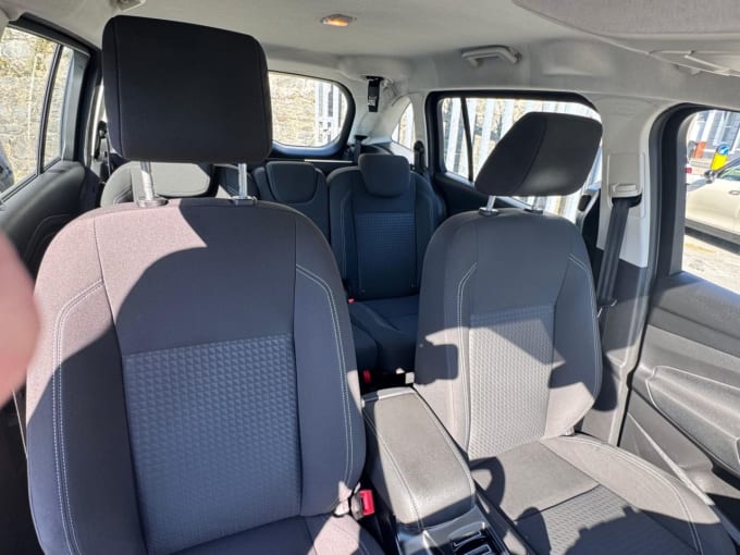2025 Ford Grand C-max