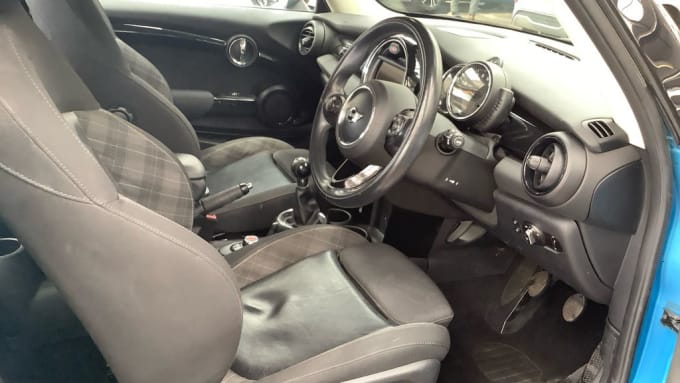 2025 Mini Hatch