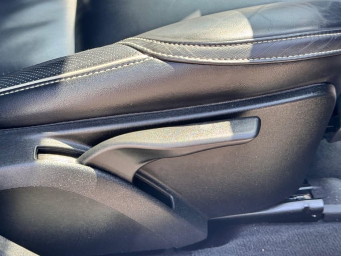2025 Volvo V40