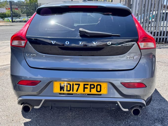 2025 Volvo V40
