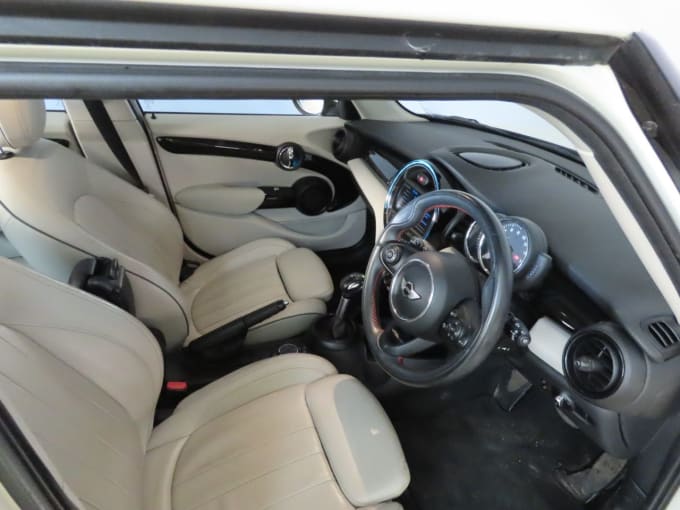 2025 Mini Hatch