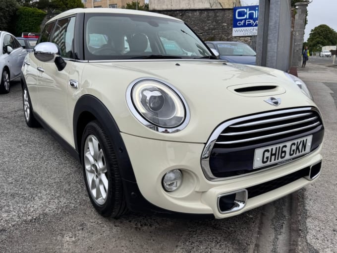 2025 Mini Hatch