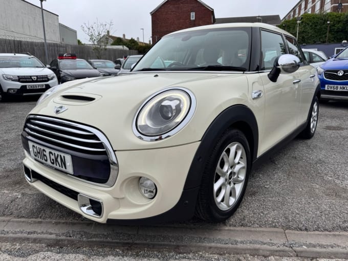 2025 Mini Hatch