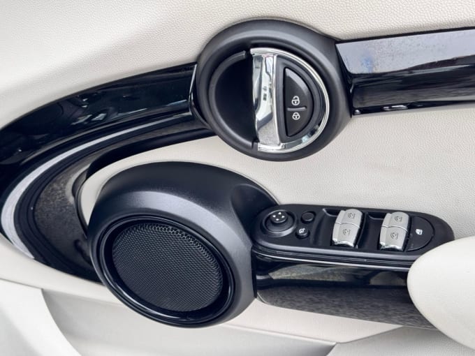 2025 Mini Hatch