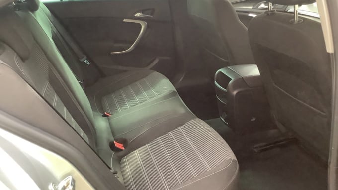 2025 Vauxhall Insignia