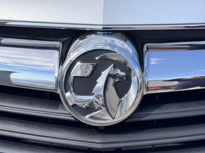 2025 Vauxhall Insignia