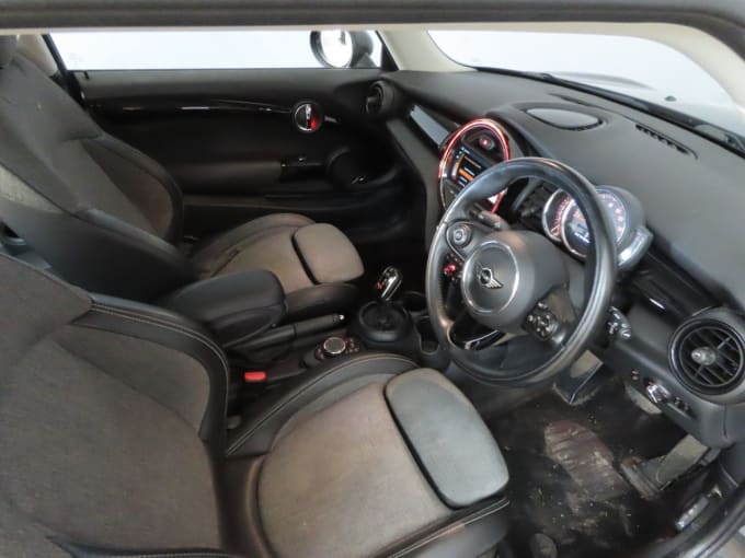 2025 Mini Hatch