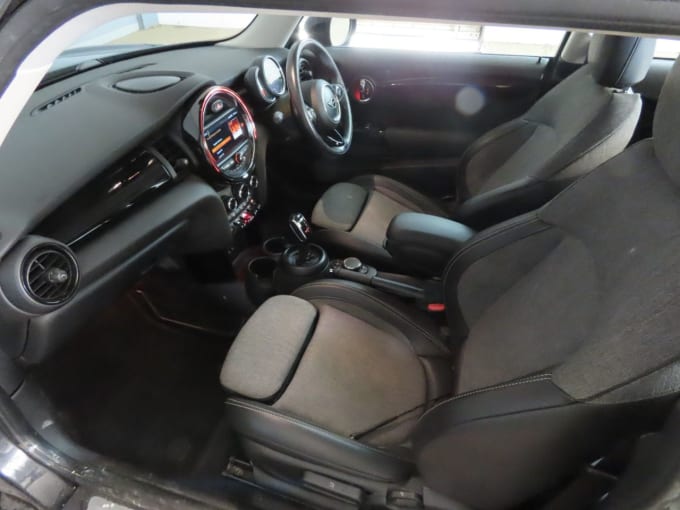 2025 Mini Hatch