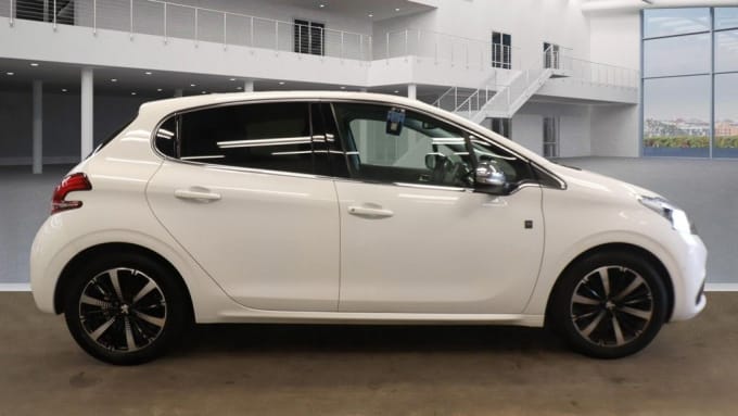2025 Peugeot 208