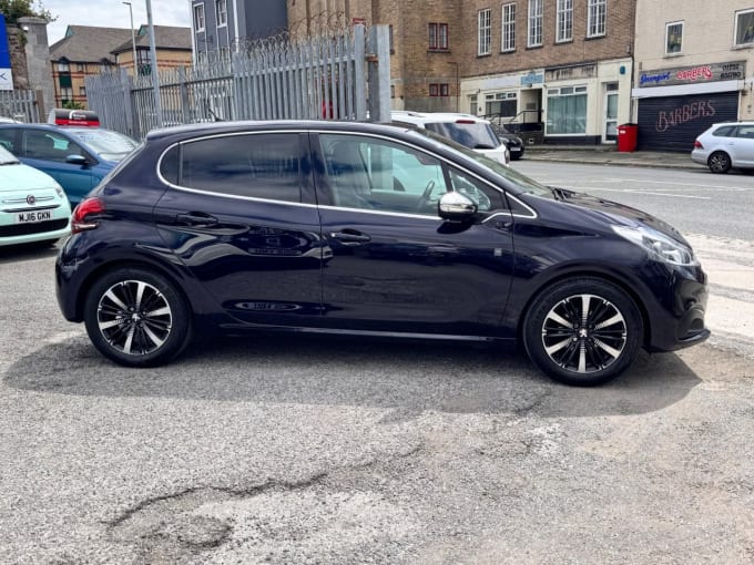 2025 Peugeot 208