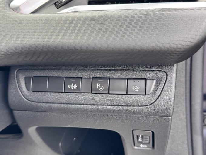 2025 Peugeot 208