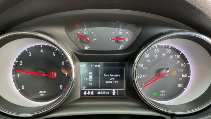 2025 Vauxhall Astra