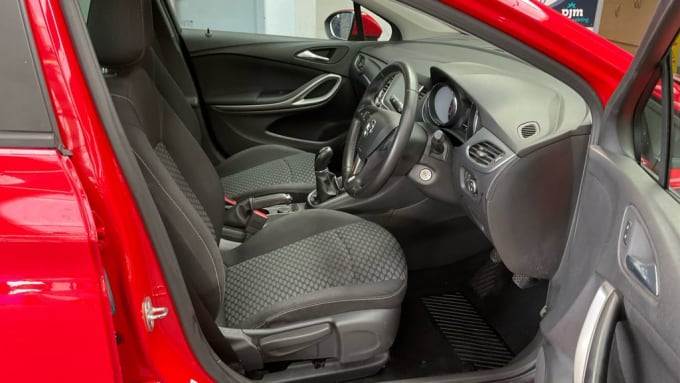 2025 Vauxhall Astra