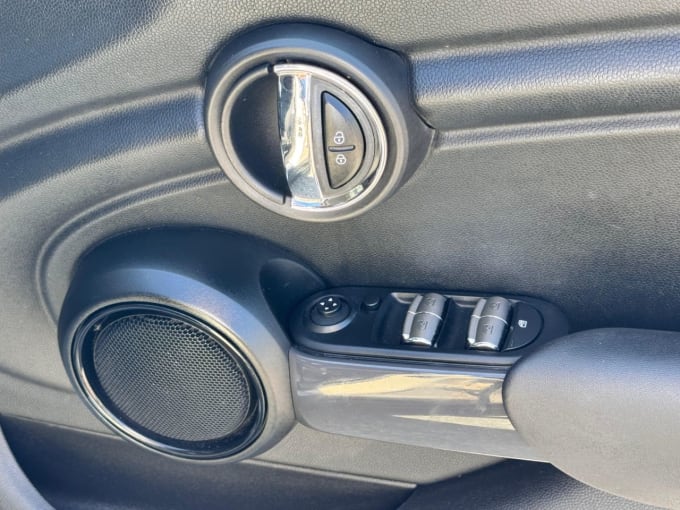2025 Mini Hatch
