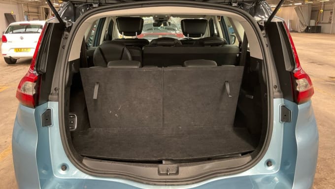 2025 Renault Grand Scenic