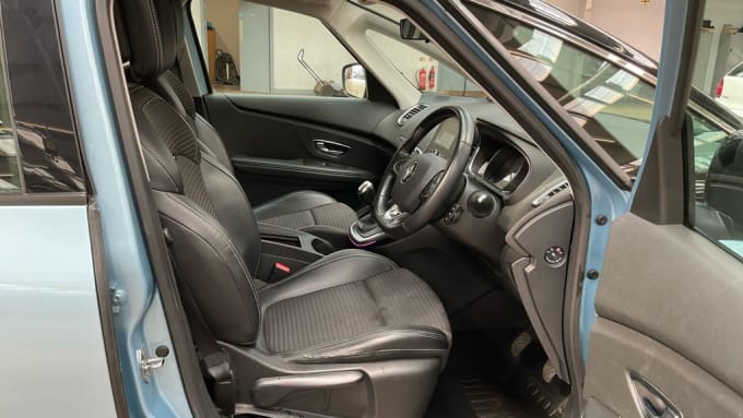 2025 Renault Grand Scenic
