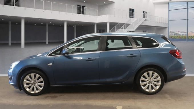 2025 Vauxhall Astra