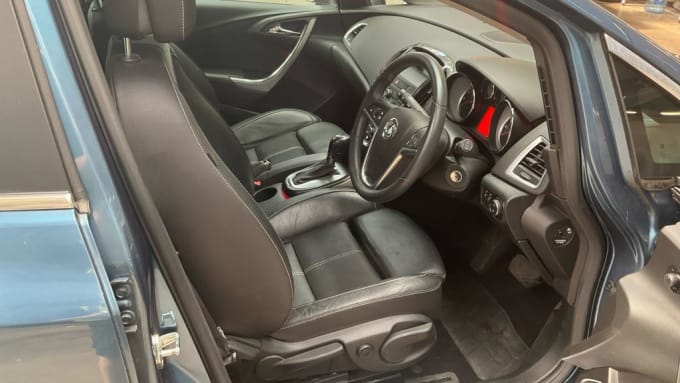 2025 Vauxhall Astra