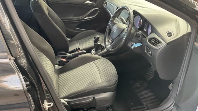 2025 Vauxhall Astra
