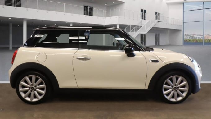 2025 Mini Hatch