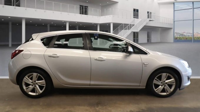2025 Vauxhall Astra
