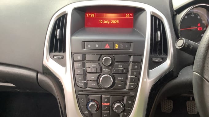 2025 Vauxhall Astra