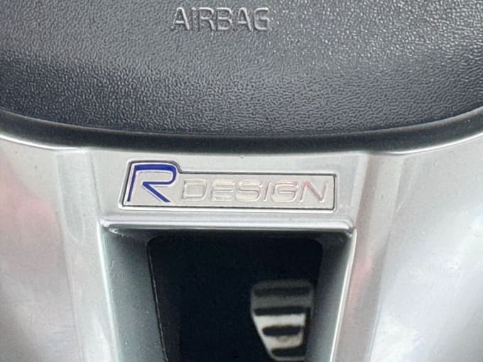 2025 Volvo V40