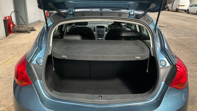 2025 Vauxhall Astra
