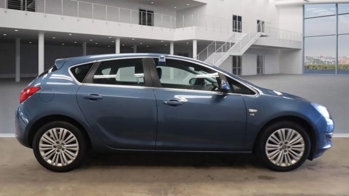 2025 Vauxhall Astra