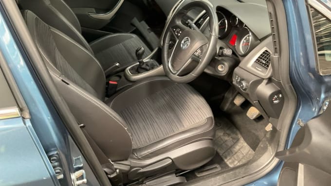 2025 Vauxhall Astra