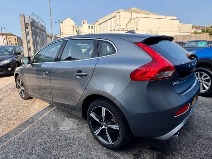2016 Volvo V40