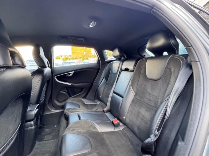 2016 Volvo V40