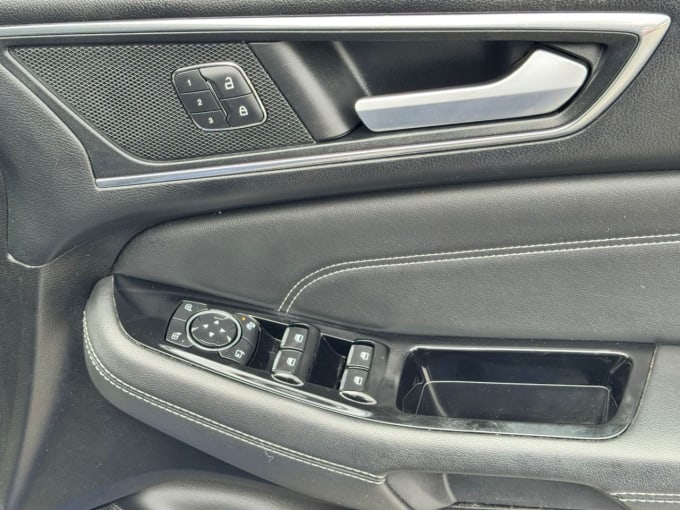 2025 Ford S-max
