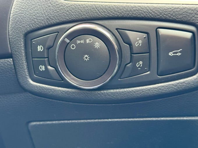 2025 Ford S-max