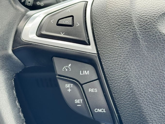 2025 Ford S-max