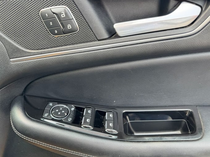 2025 Ford Edge