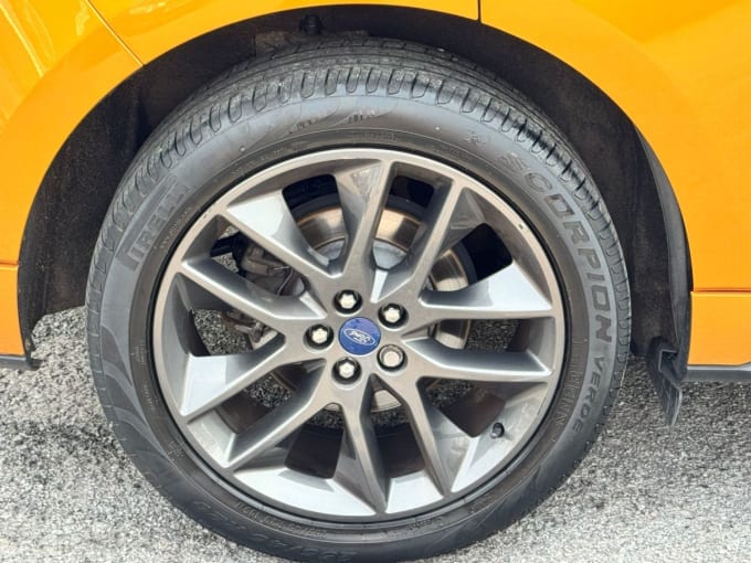 2025 Ford Edge