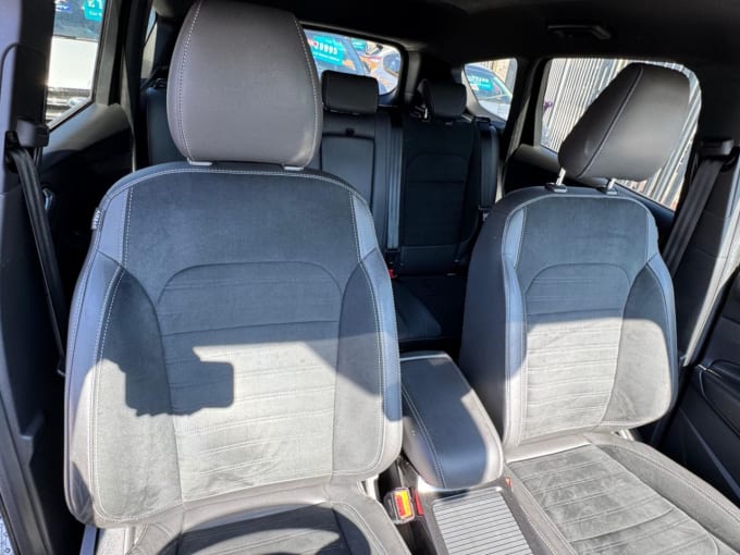 2025 Ford Kuga