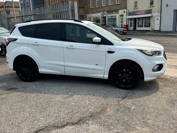 2025 Ford Kuga