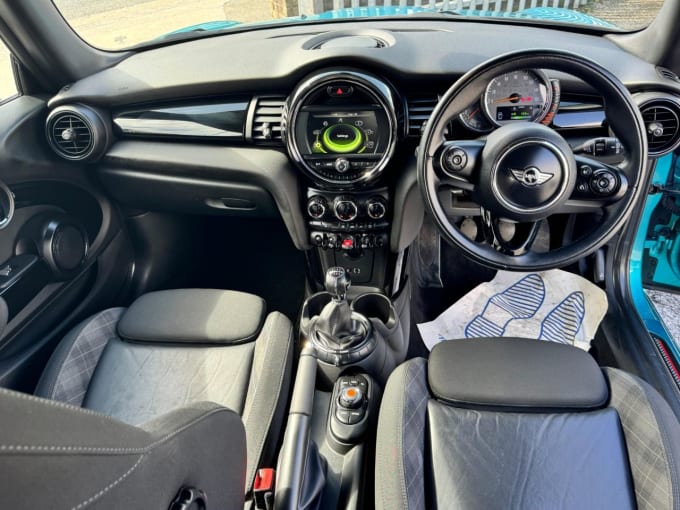 2025 Mini Hatch