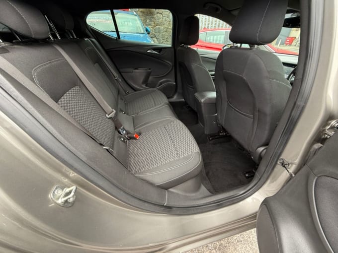 2025 Vauxhall Astra
