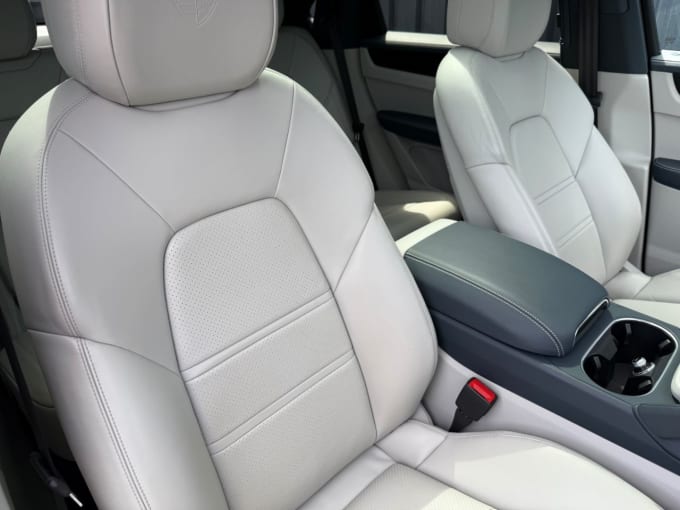 2025 Porsche Cayenne