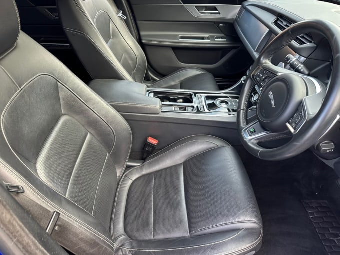 2025 Jaguar Xf