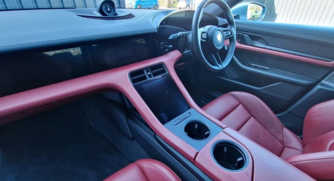 2025 Porsche Taycan
